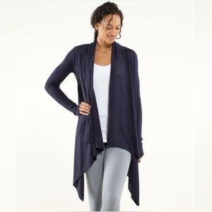 Lululemon Universal Wrap in a Dark Heather Blue